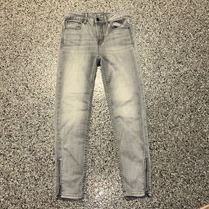 Black house white market skinny crop 00